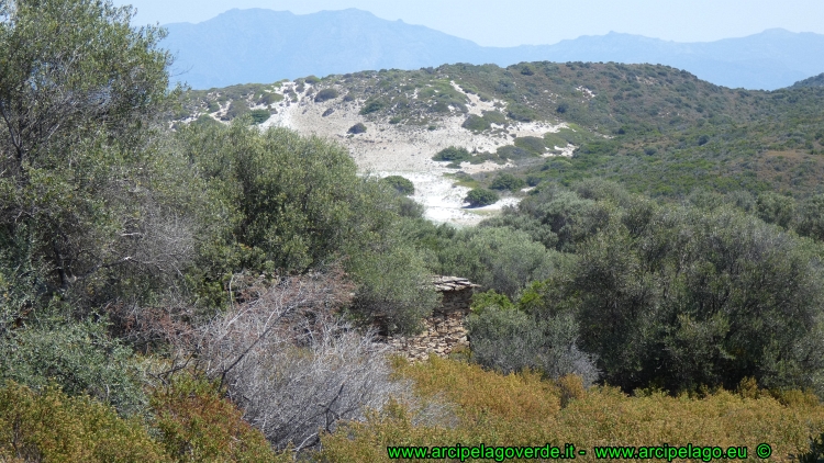 Desert des Agriates in mountain bike