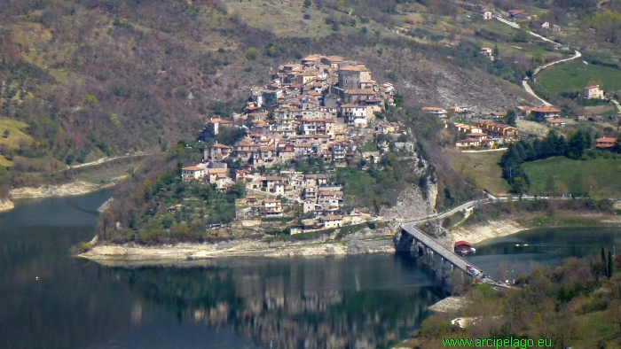 Lago del Turano