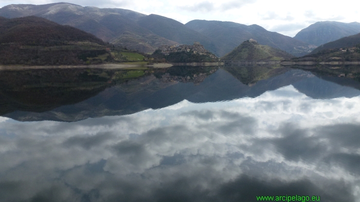 Lago del Turano