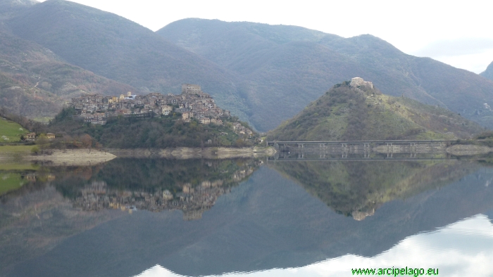 Lago del Turano