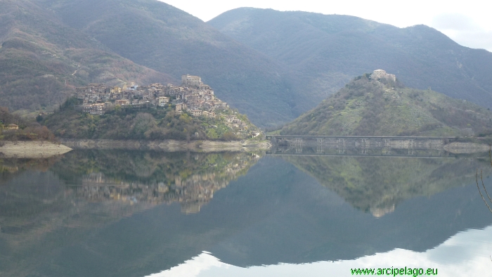 Lago del Turano