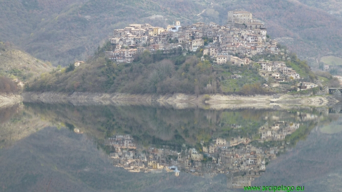 Lago del Turano