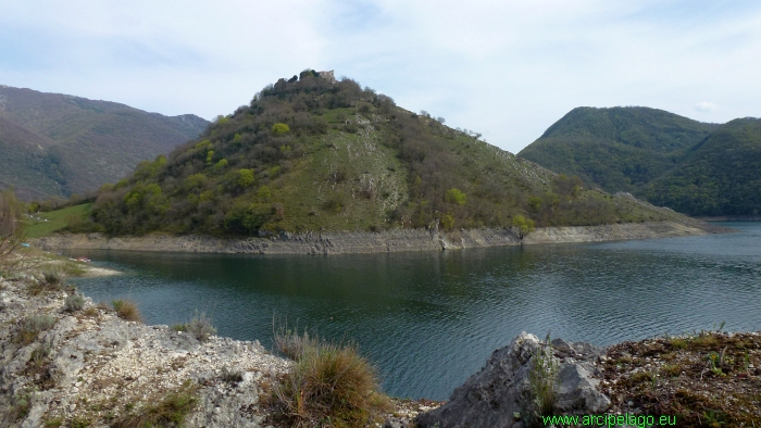 Lago del Turano