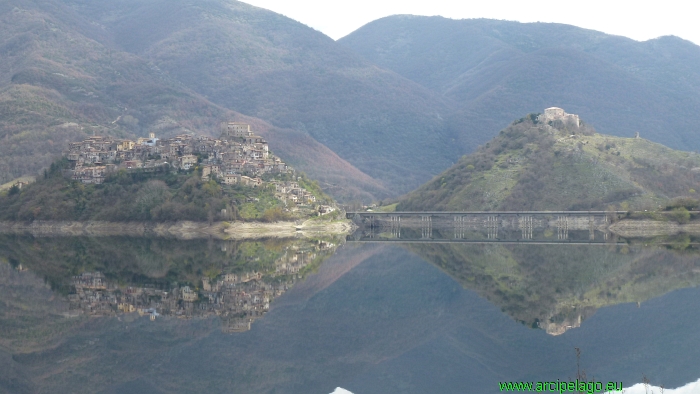 Lago del Turano