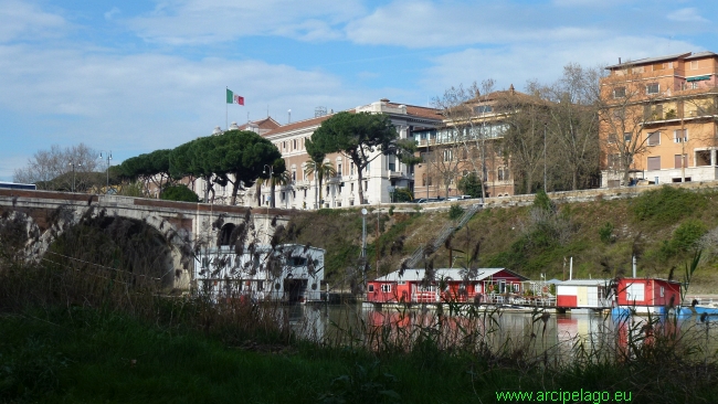 Roma: Pista ciclabile sul Tevere