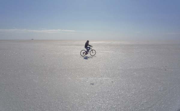 Chot El Jerid in mountain bike